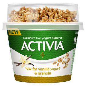 Activia Low Fat Vanilla Yogurt & Granola with Spoon 165g